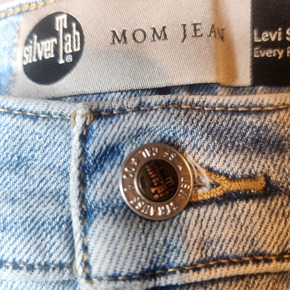 Levis Silver Tab 27x27 Womens Mom Style Jeans Distressed Faded Light Wash Denim - Picture 4 of 12